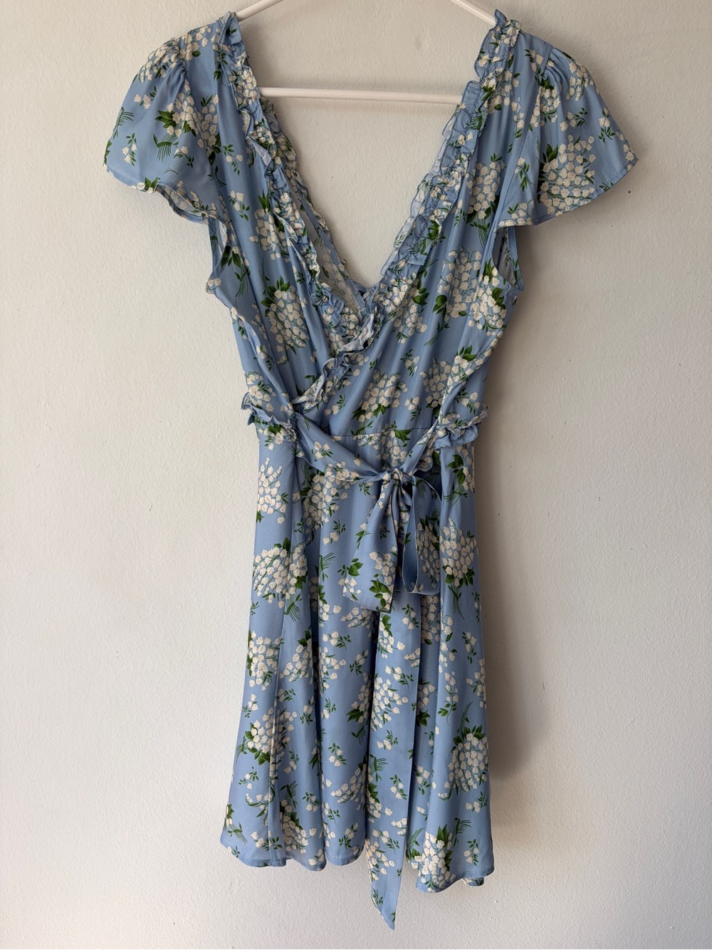 Doen Tayla Silk Ruffle V Neck Short Sleeve Mini Dress Sky May Bell Floral Blue - Picture 10 of 13